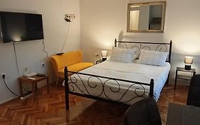 Studio Apartman Luna